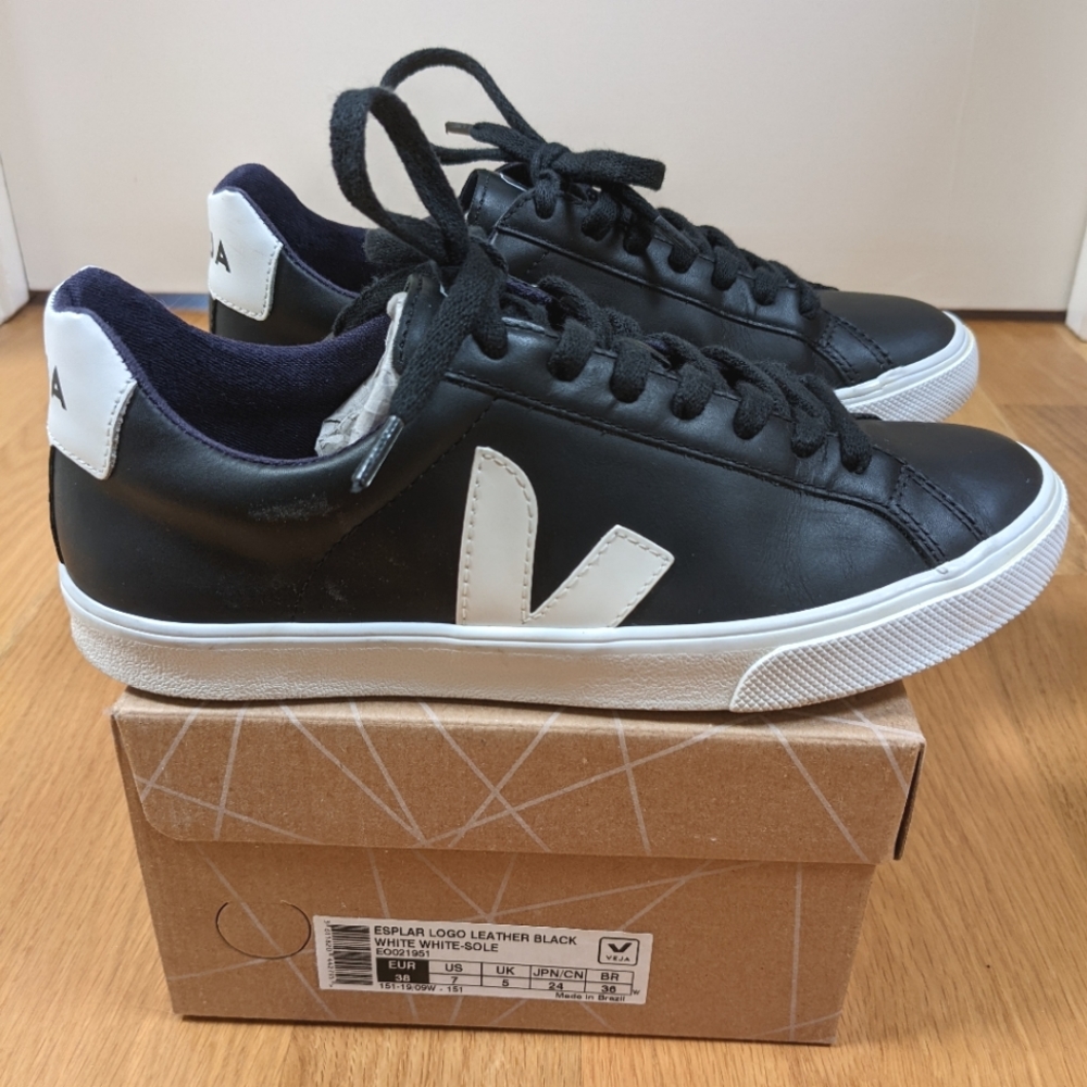 Veja Esplar Logo Leather Low Sneakers